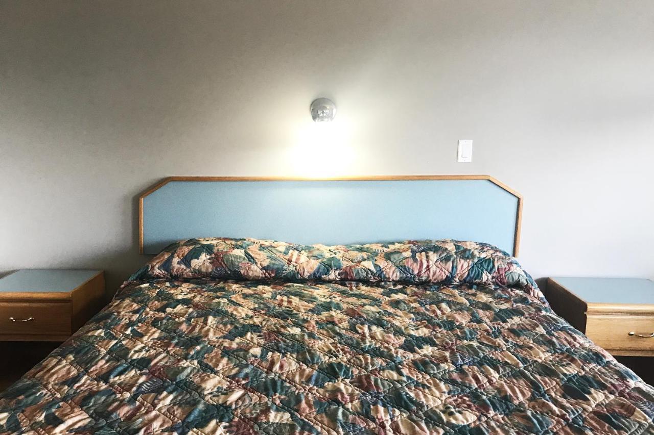 Lamplighter Motel 캠룹스 외부 사진